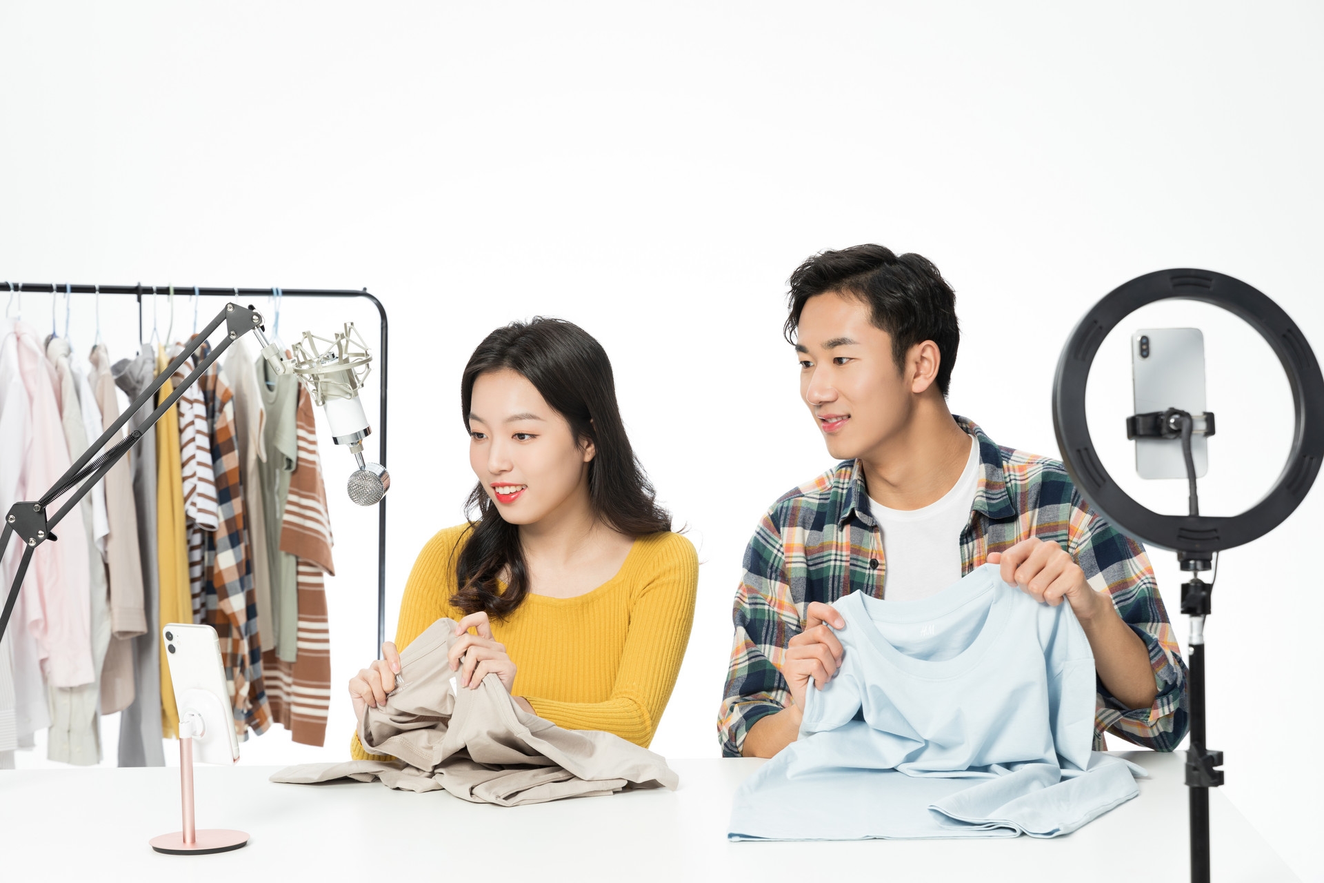 新消費品牌策劃之品牌啟動的“三重聚焦”